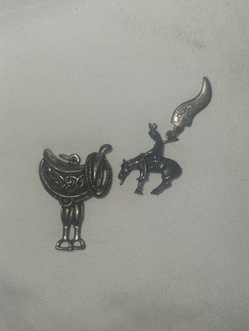 Silver-tone Horse & Saddle Western Charm Set